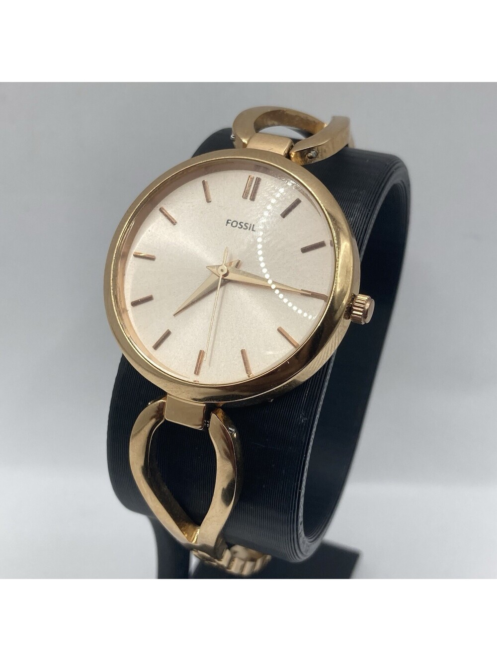 Fossil Ladies Rose Gold Tone Bangle Bracelet Watch Minimalist Round Dress Dial